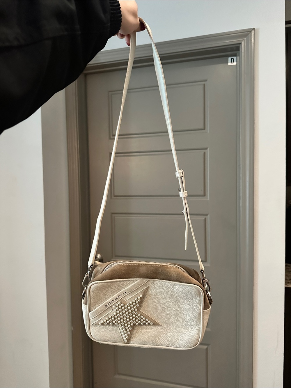 Golden Goose Pearl Star Cream and Suede Crossbody Bag - Picture 2 of 4